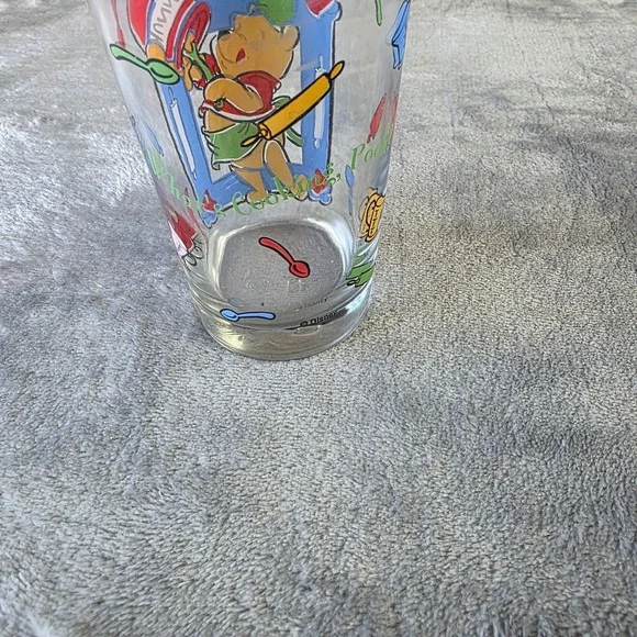 Disney Winnie the Pooh Juice Glass 8 Oz What's Cooking Anchor Hocking - Picture 2 of 2